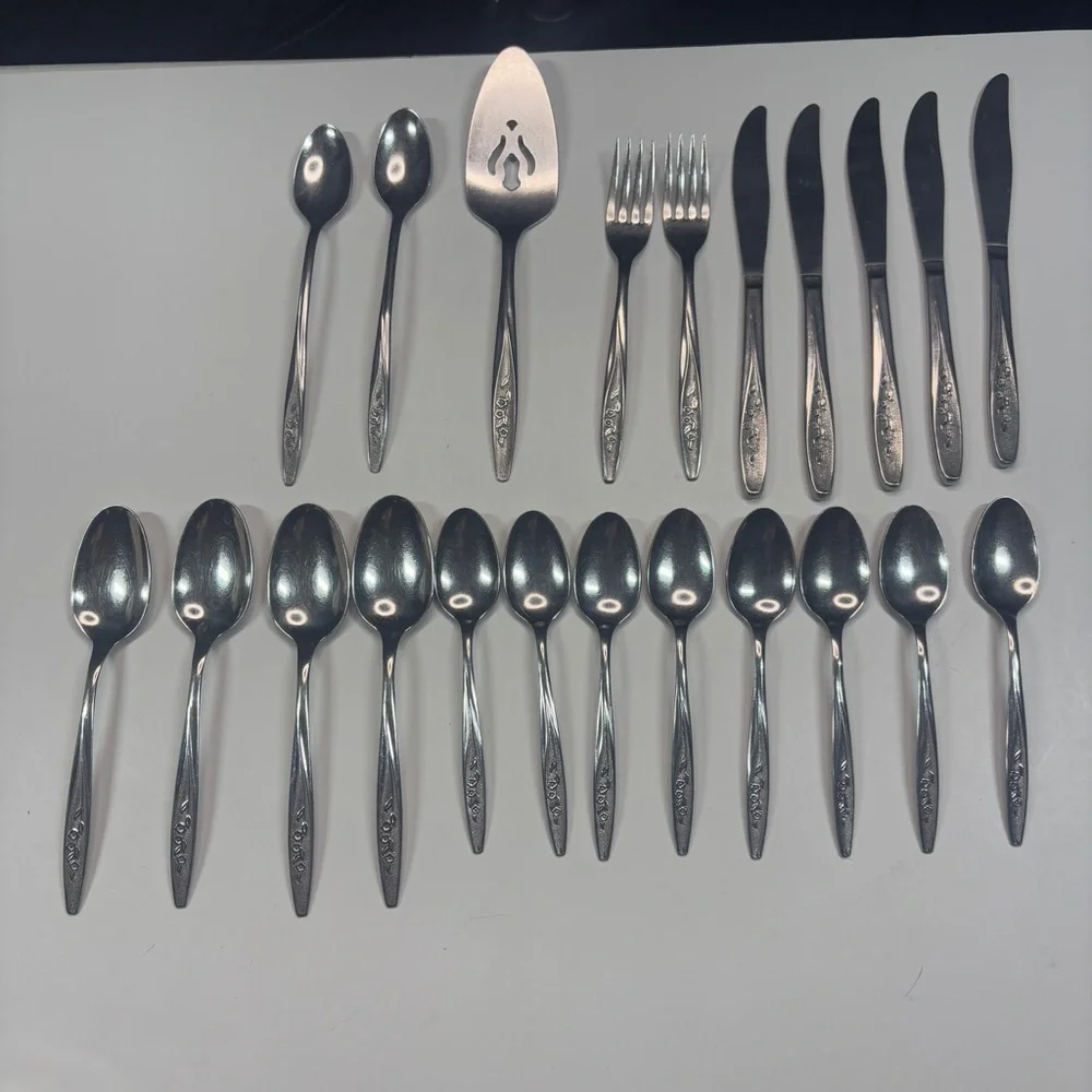 Superior Stainless Steel USA Radiant Rose Dinner Fork Tea Table Spoons Lot 22 Pc